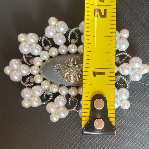 Vintage Inspired Pearl and Rhinestone Bee Brooch - Picture 4 of 4